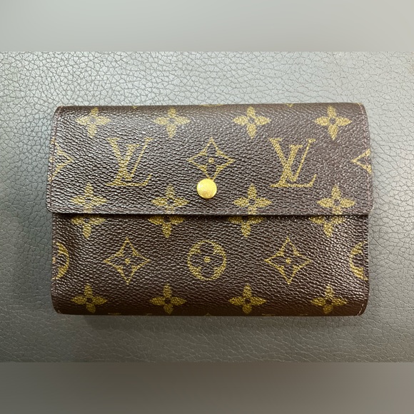 International medium wallet - Picture 2 of 15